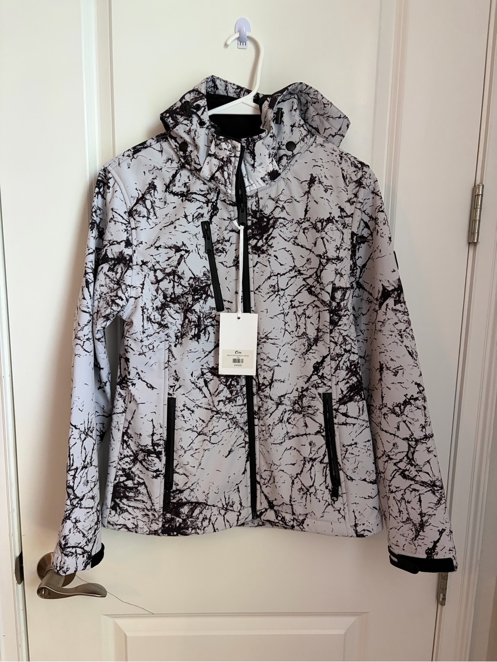 ZYIA Marble-Print Ski Jacket - White & Black